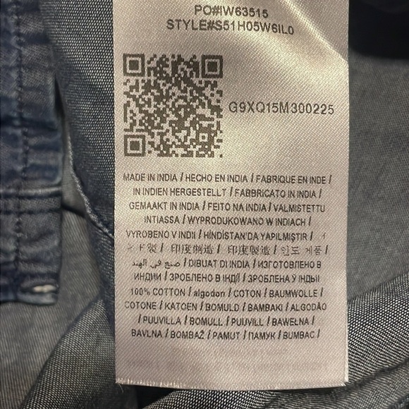 Guess Blue Sleeveless Button Down Top - Picture 5 of 6